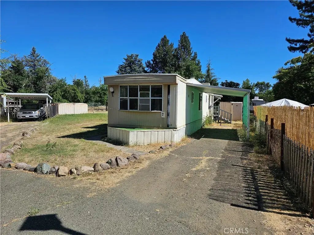 5495 5th 7, Kelseyville