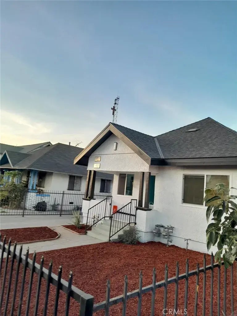 219 W 52nd Street, Los Angeles