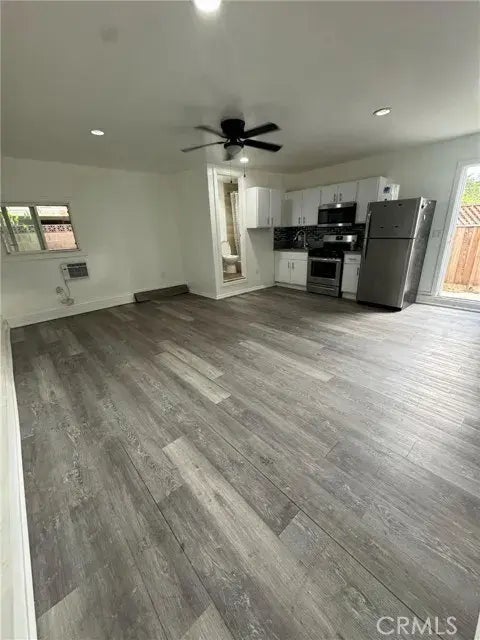 6938 Topeka Drive, Reseda