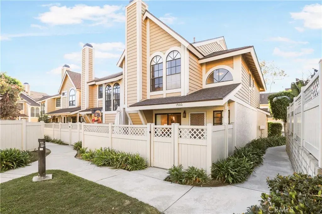 1900 E Covina Boulevard, Covina