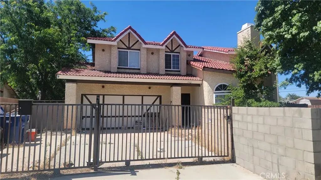 1502 E Avenue J2, Lancaster