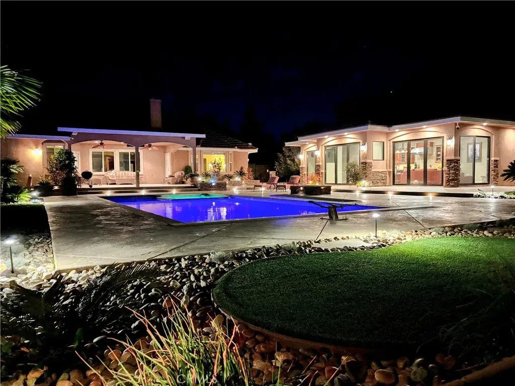 4137 Derby Circle, Lancaster