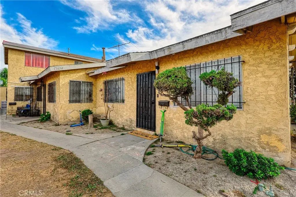 13426 S San Pedro Street, Los Angeles