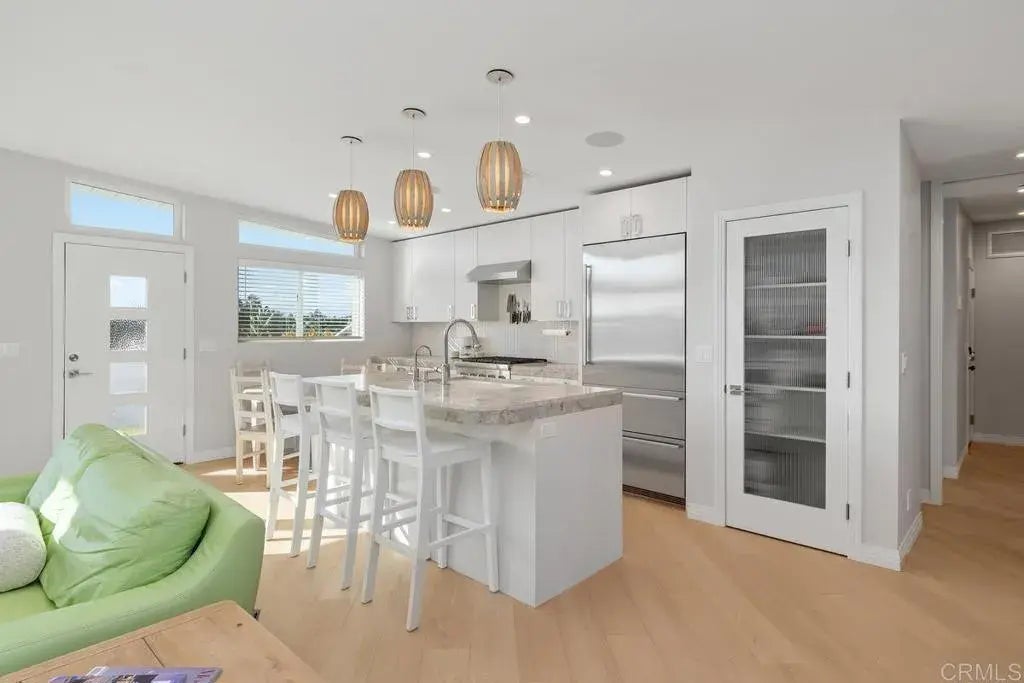 727 Arden Dr., Encinitas