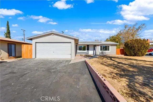 437 Lightcap Street, Lancaster