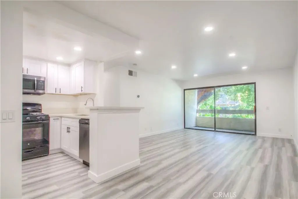 600 W 3rd Street C202, Santa Ana