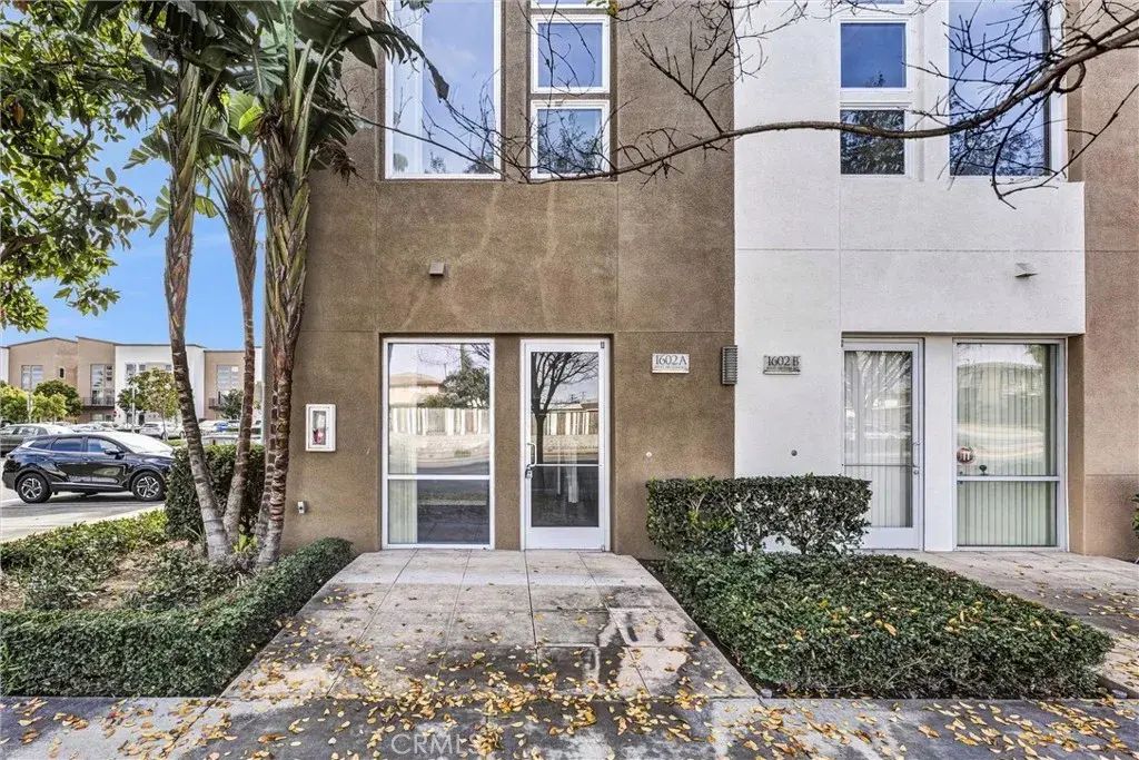 1602 W Artesia Square A, Gardena