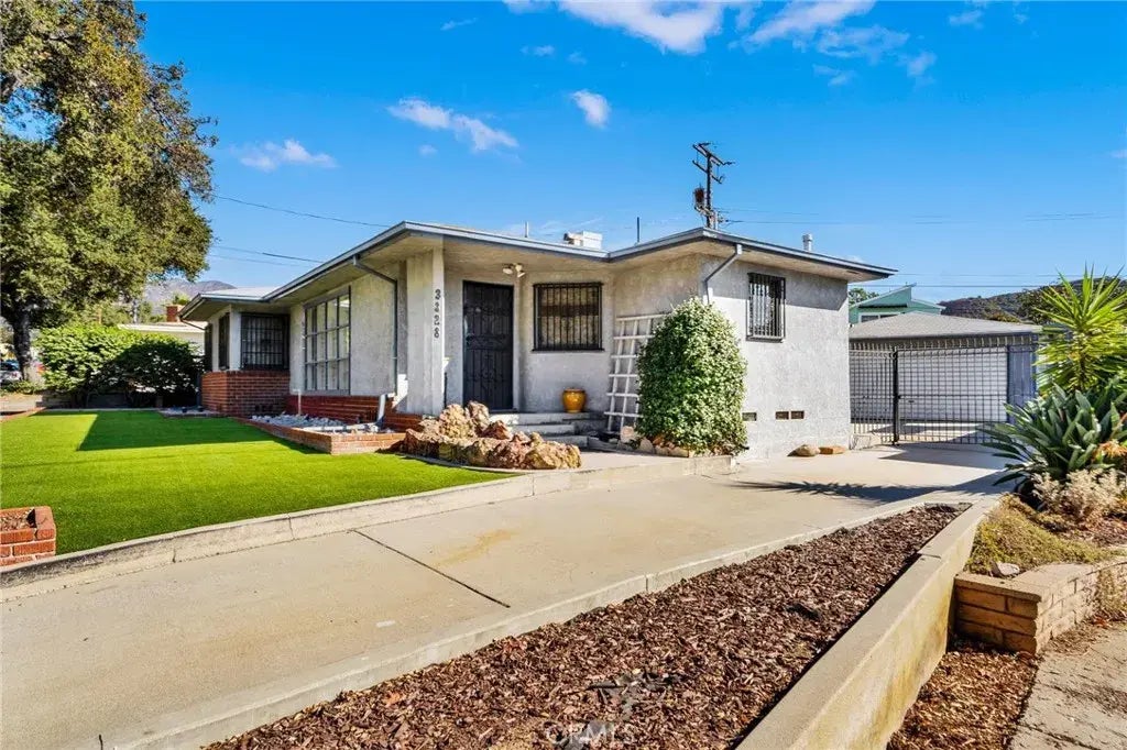 3328 N Verdugo Road, Glendale