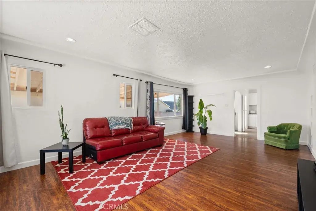 2878 N Mountain View Avenue, San Bernardino