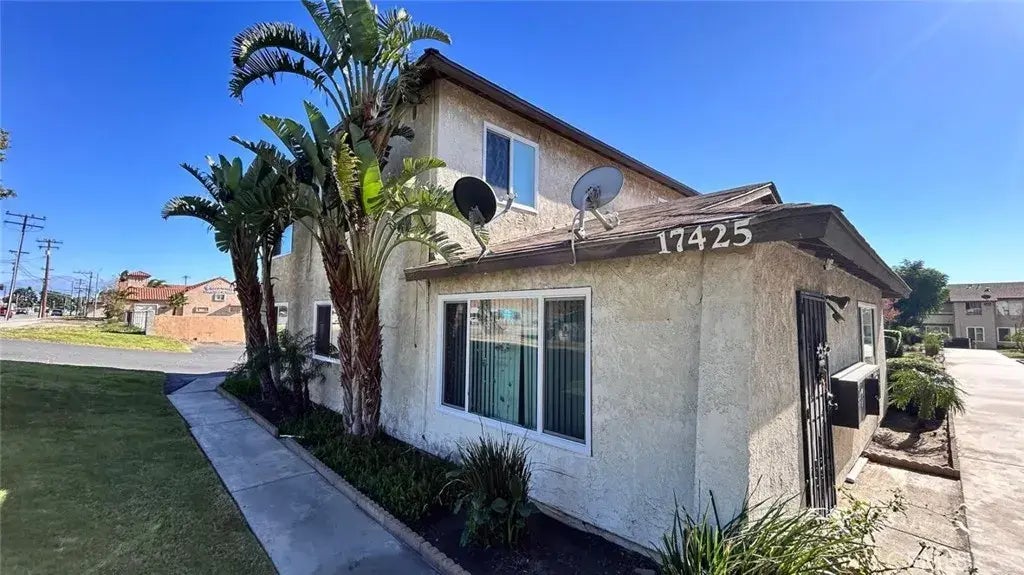 17425 Arrow Boulevard 10, Fontana