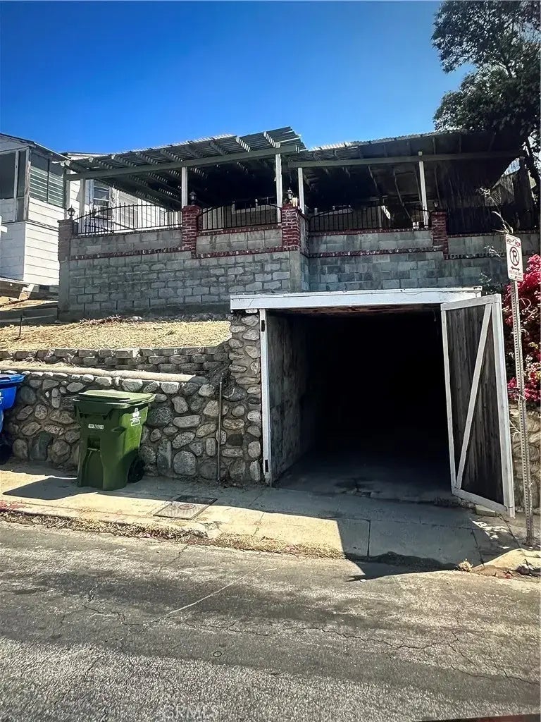 4419 Radium Drive, Los Angeles