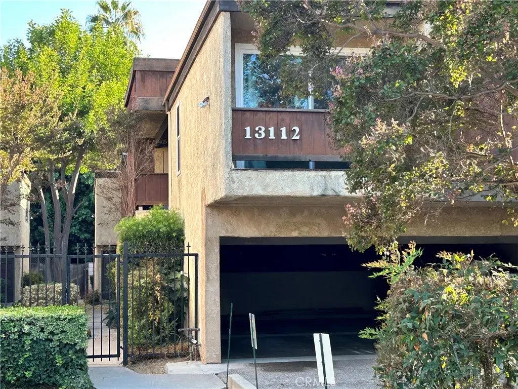 13112 Moorpark Street 2, Sherman Oaks