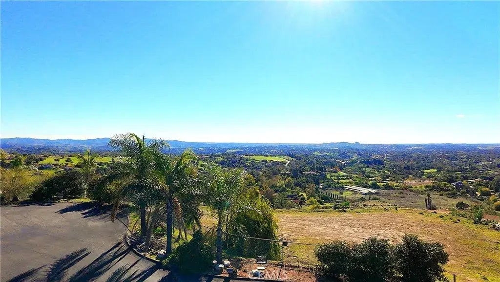 1387 Las Vistas, Fallbrook