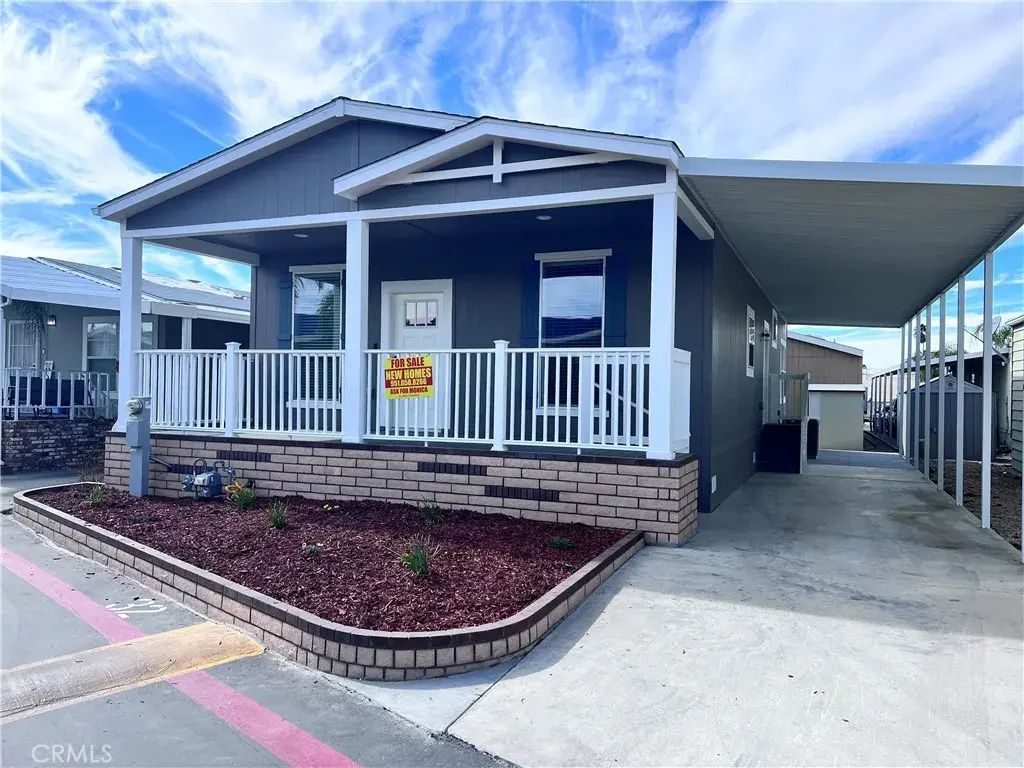 1445 W Florida 32, Hemet