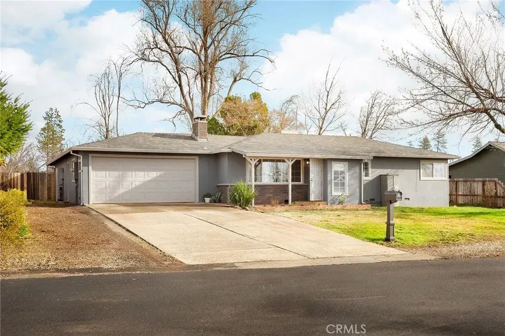 5690 Paradise Avenue, Paradise