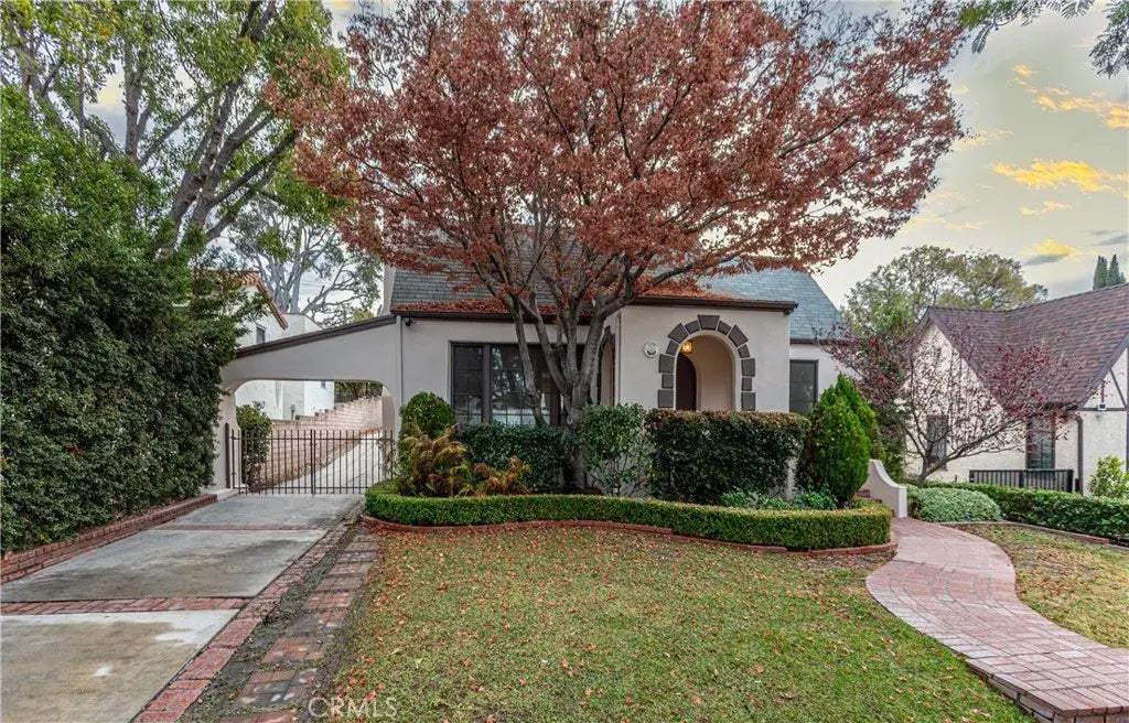 1246 N Everett Street, Glendale