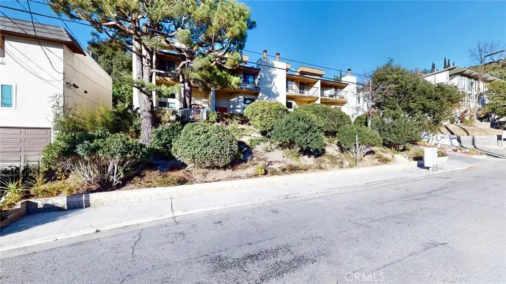 1881 Alpha Road 12, Glendale