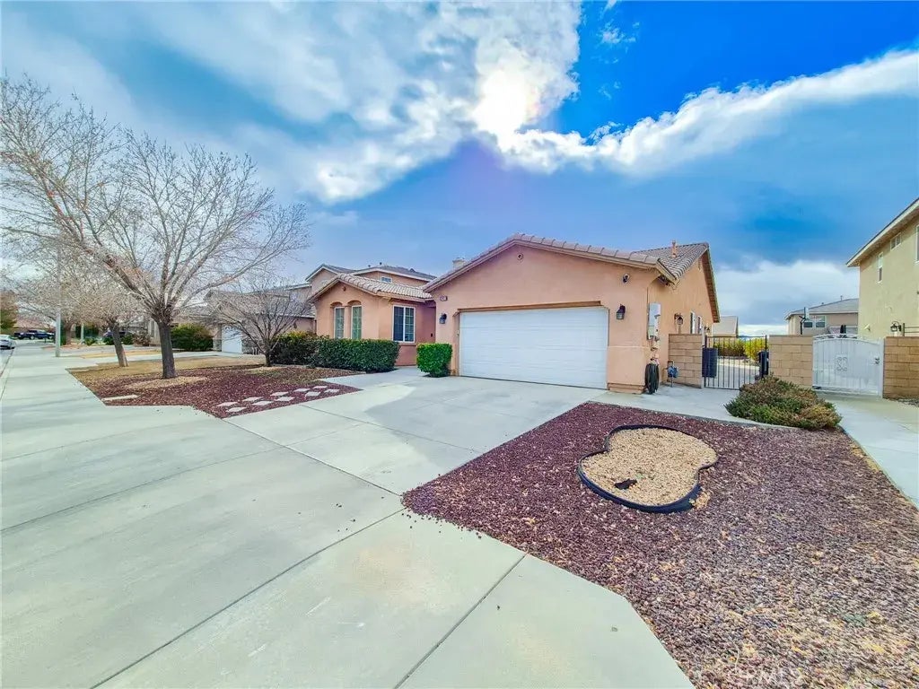 2822 Allessandra Court, Lancaster