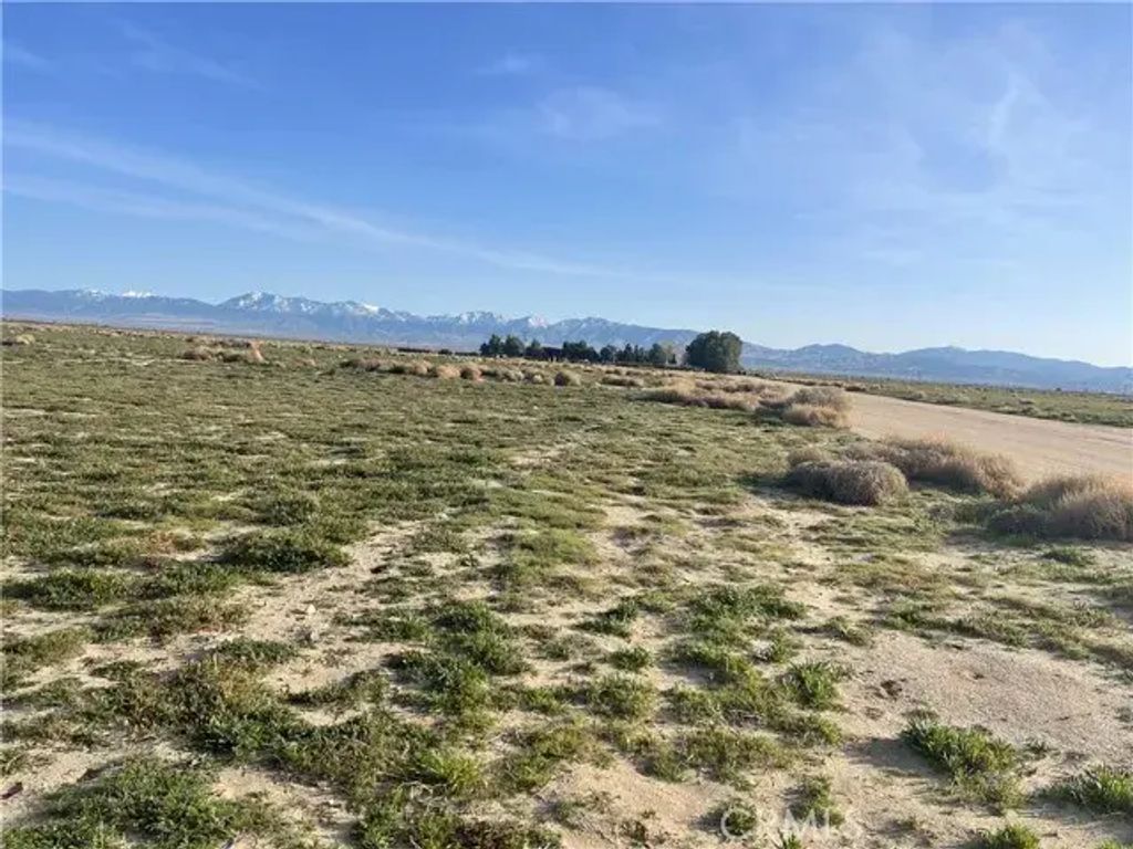 102 E Avenue M, Palmdale