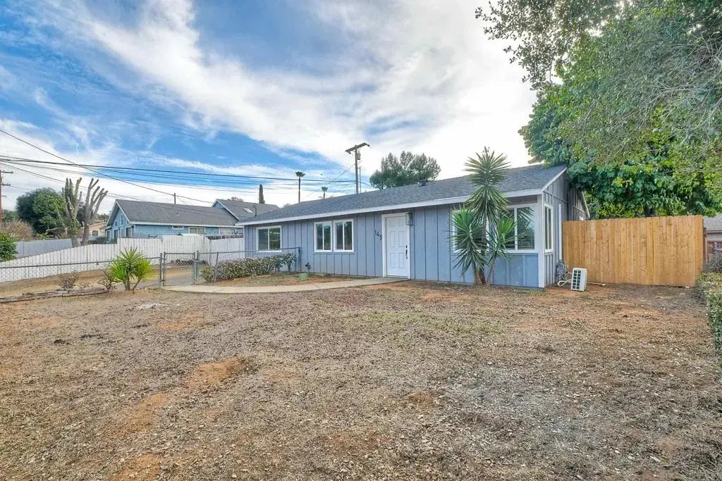 145 E Dougherty Street, Fallbrook