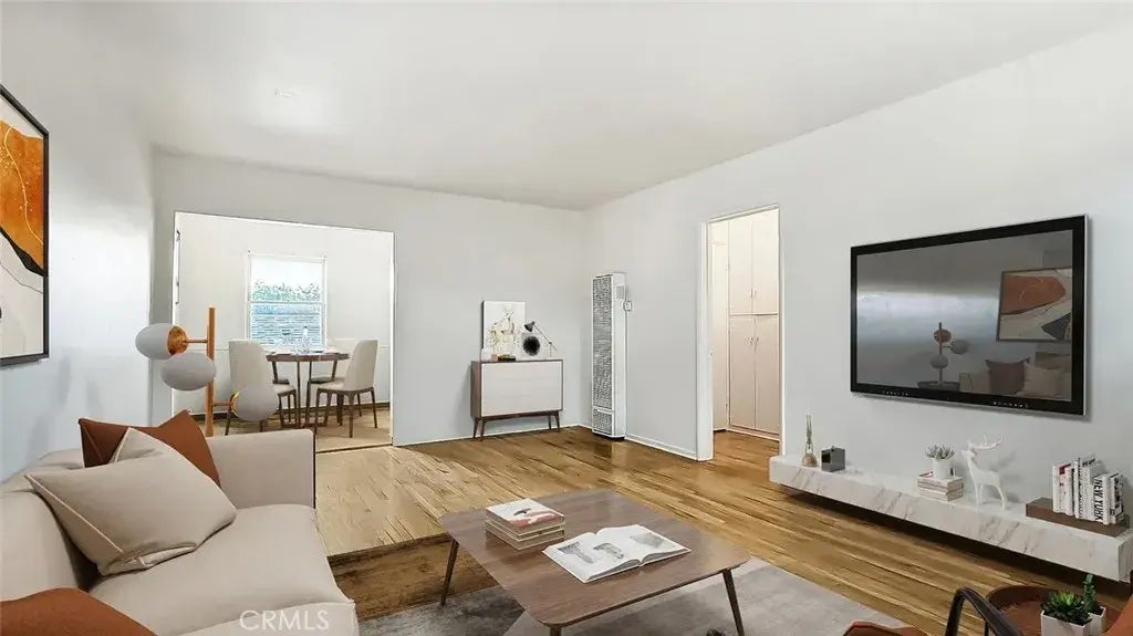 15234 Rayen Street E, North Hills