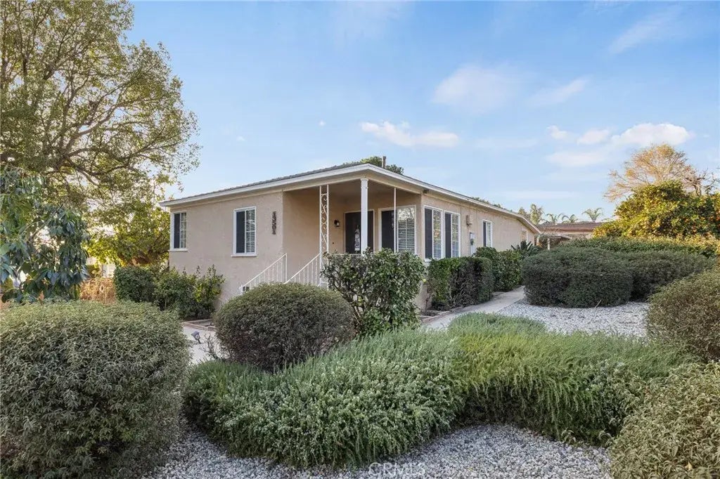 13501 Fernmont Street, San Fernando