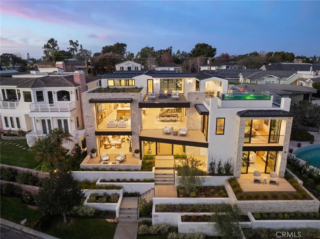 302 Kings Road, Newport Beach