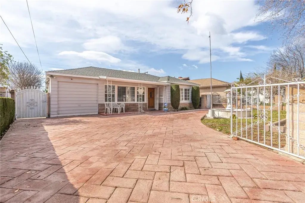 2038 Knox Street, San Fernando