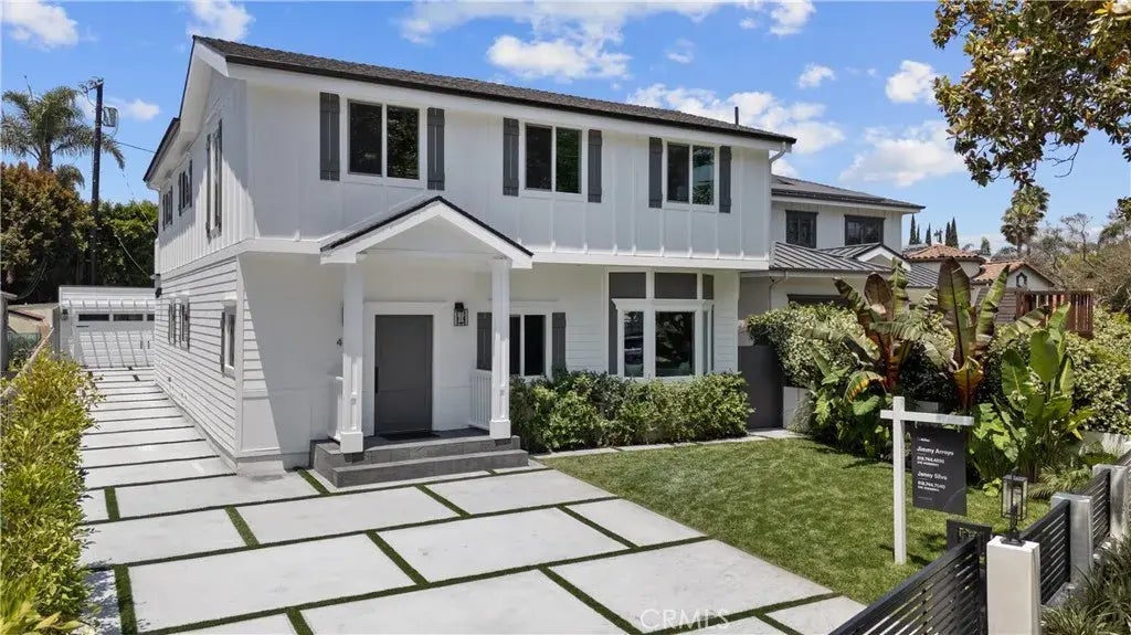 4347 Clybourn Avenue, Toluca Lake