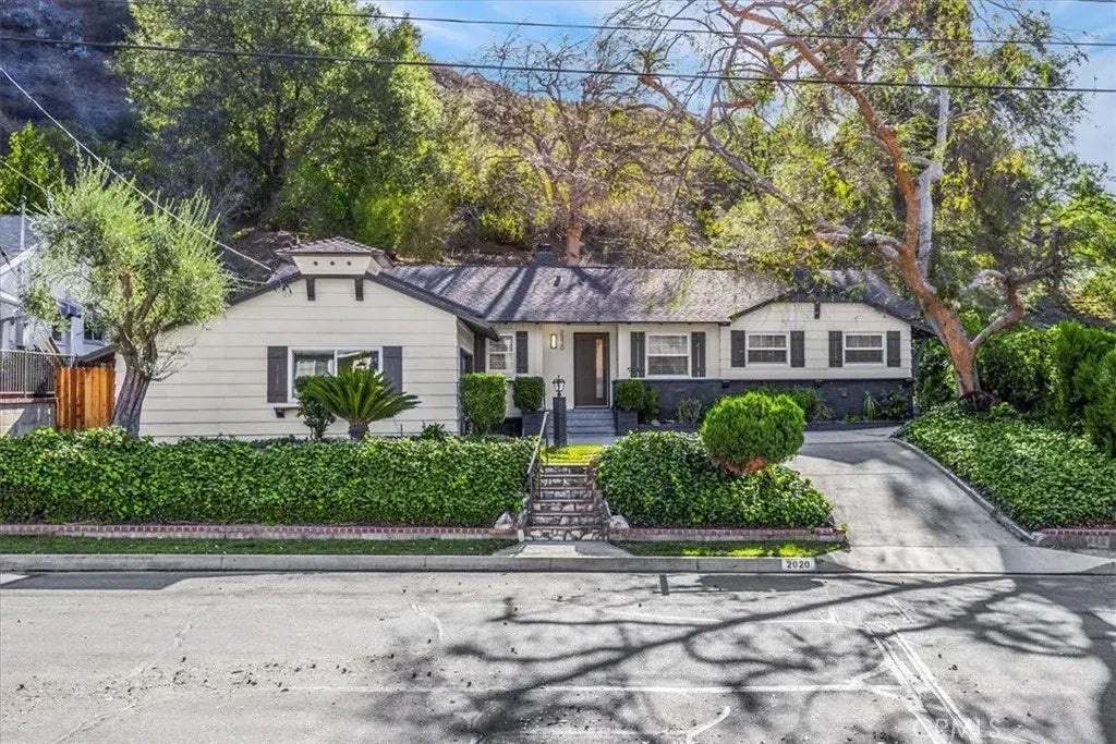 2020 Oak Valley Road, Glendale