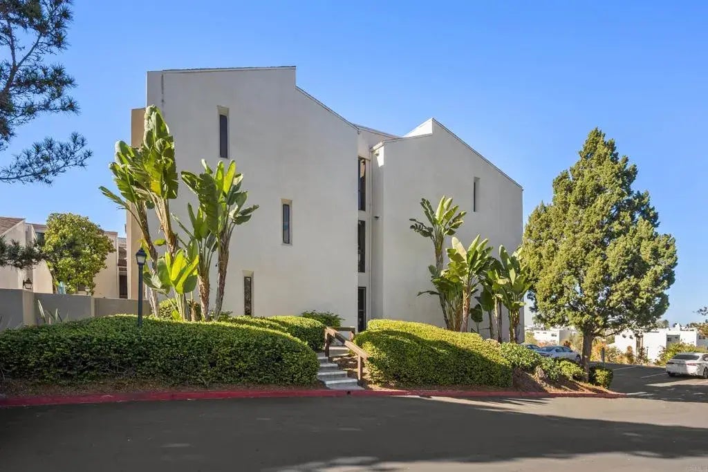 6930 Hyde Park Dr. 225, San Carlos