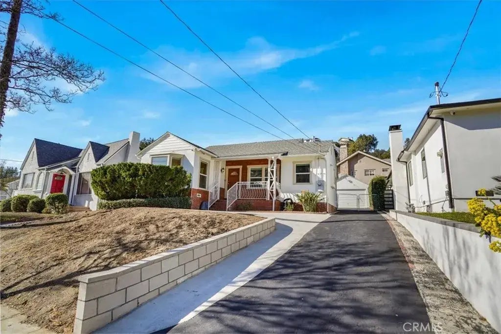 2167 E Chevy Chase Drive, Glendale