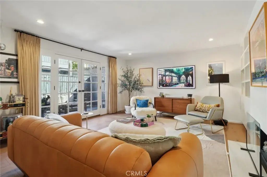 880 Hilldale Avenue 9, West Hollywood