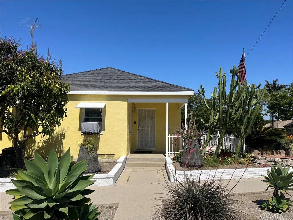 3901 E De Ora Way, Long Beach