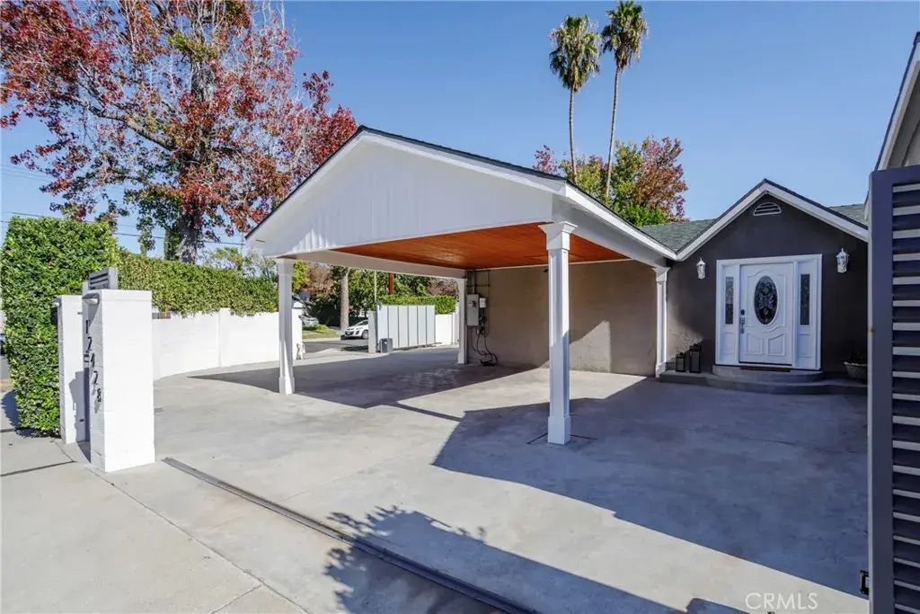 12428 Debby Street, North Hollywood