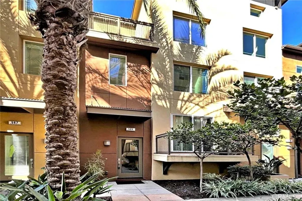 565 Rockefeller, Irvine