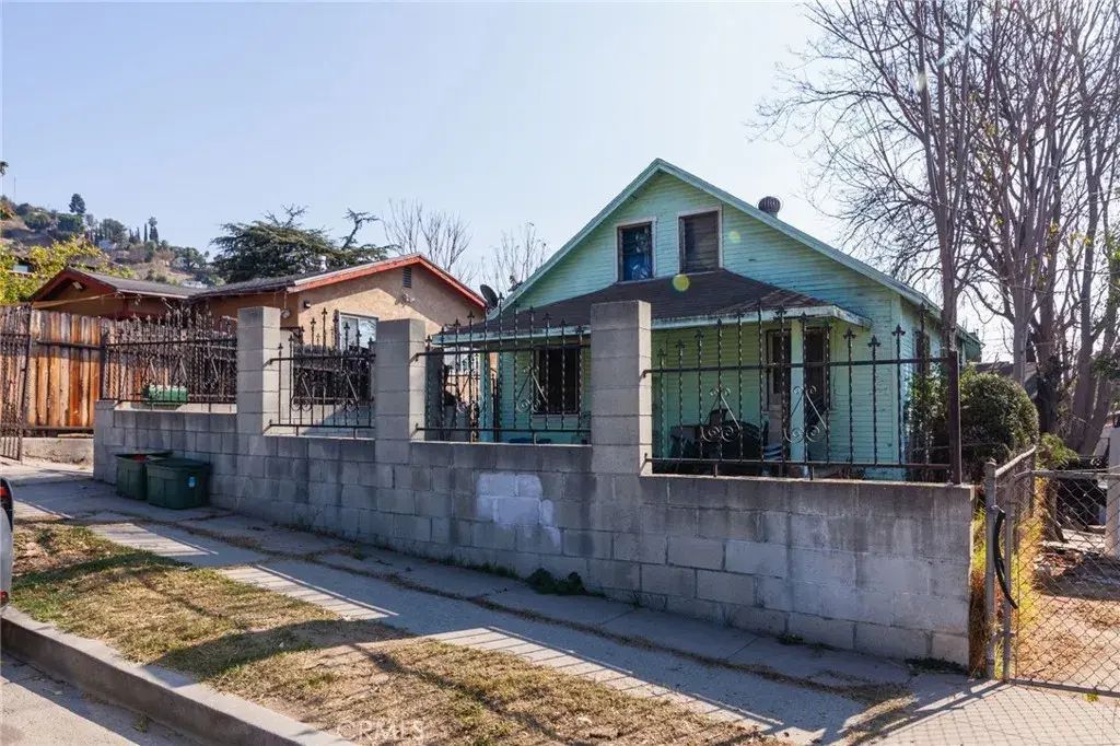 2908 Future Street, Los Angeles