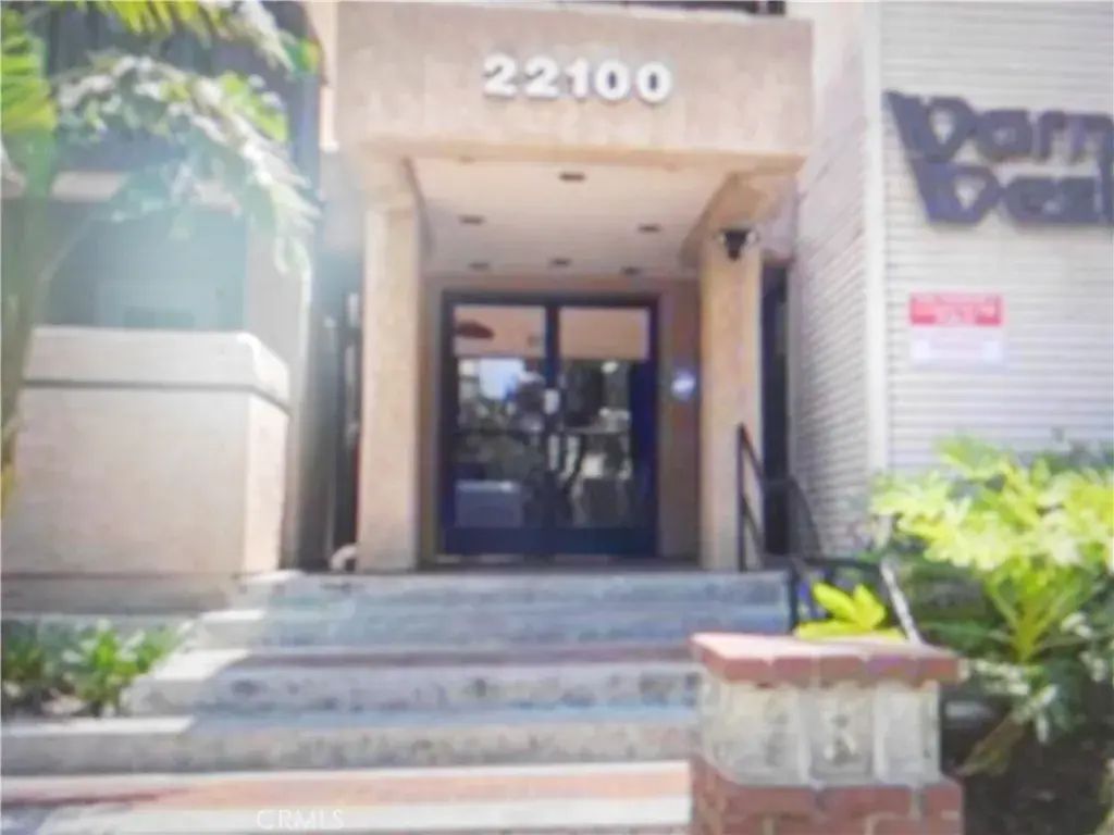 22100 Burbank Boulevard 301a, Woodland Hills