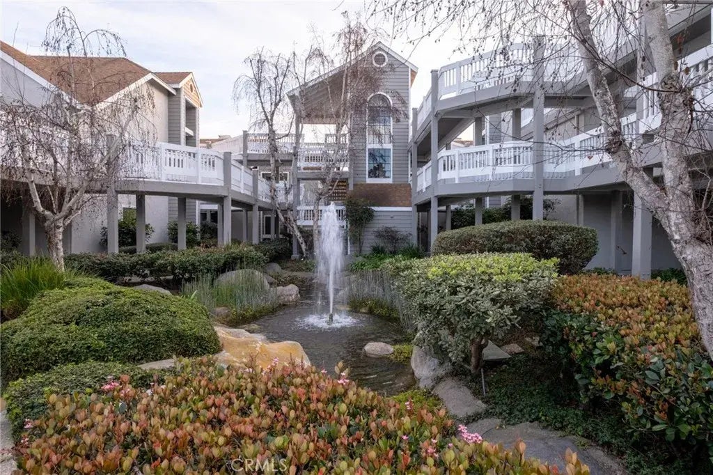 4682 Warner B308, Huntington Beach