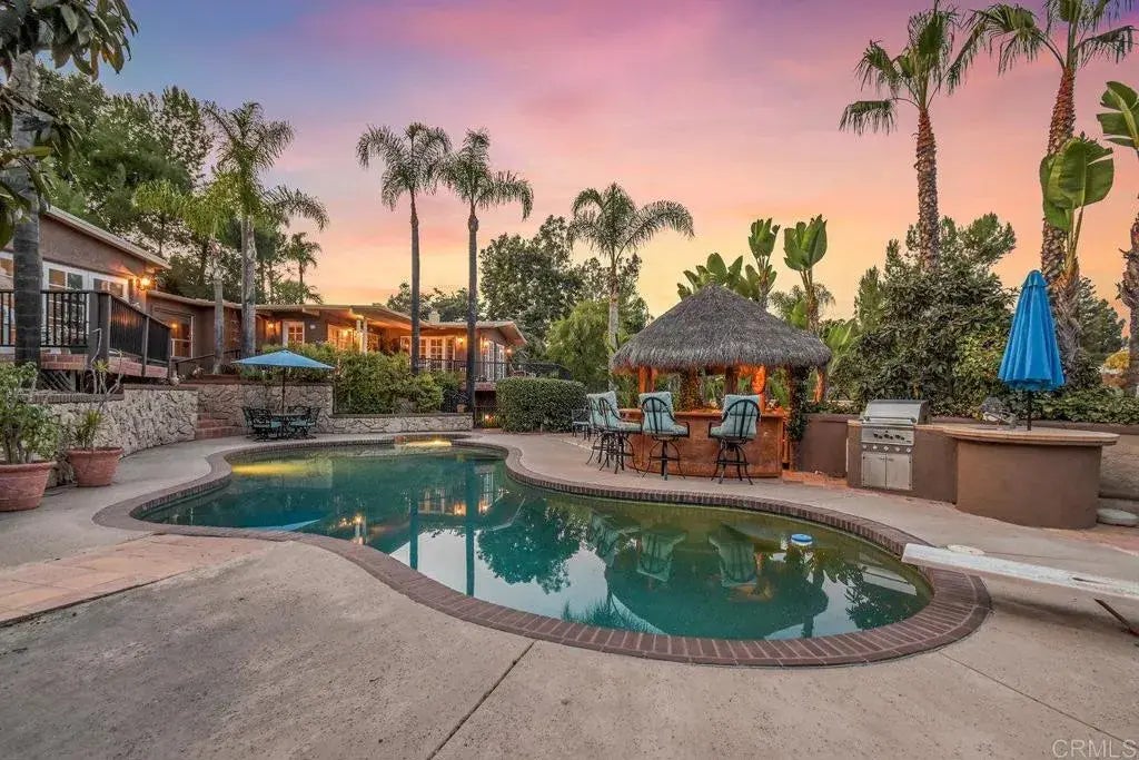 10930 Calavo Drive, La Mesa
