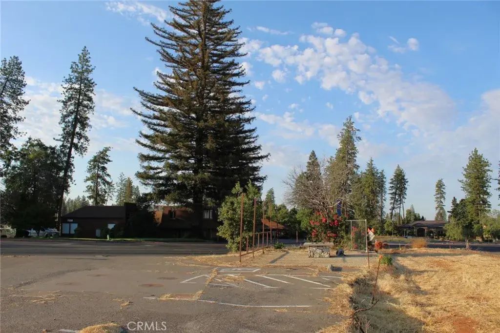 7039 Skyway, Paradise