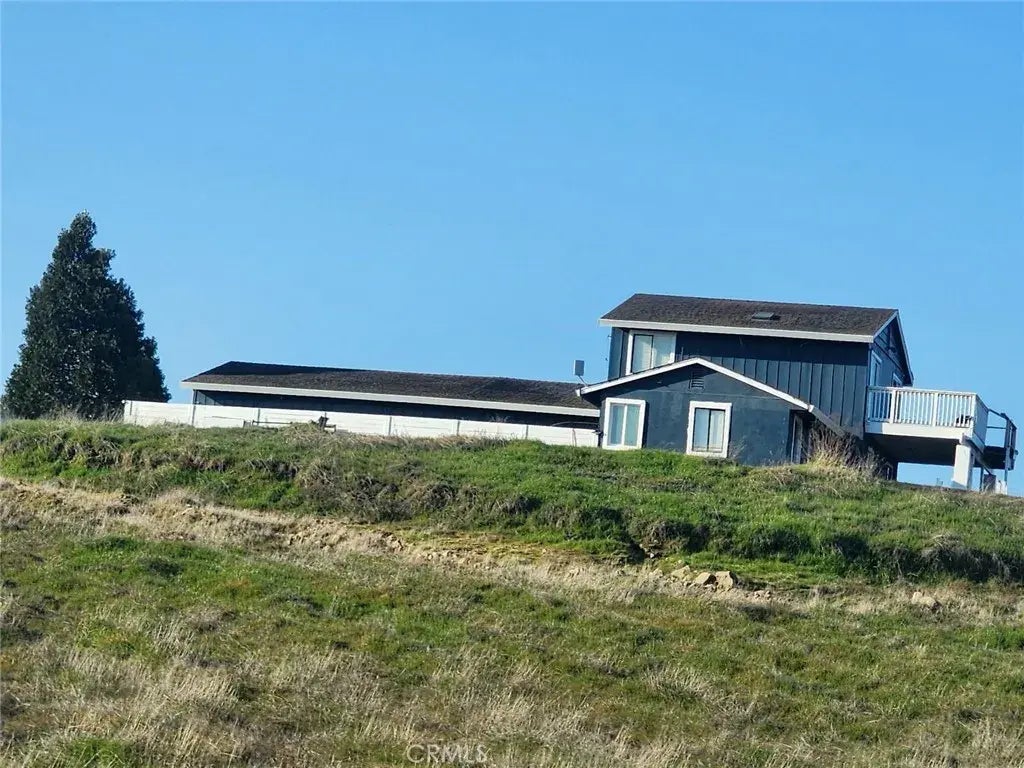 1600 Coyote Run, La Grange