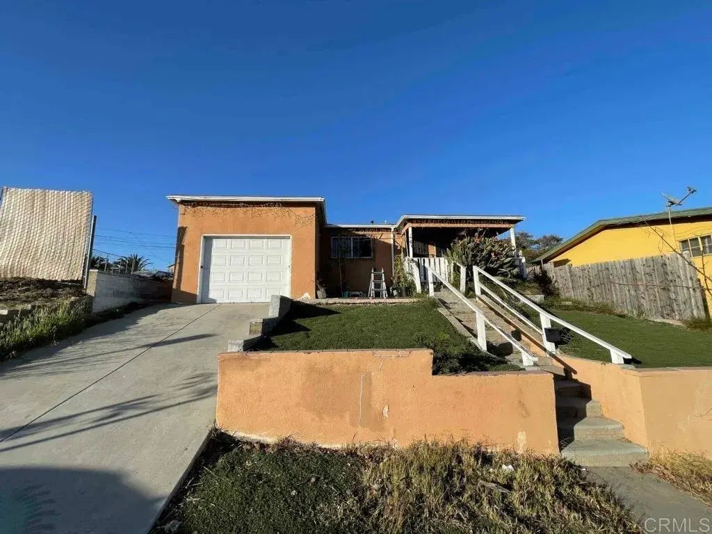 3238 Ocean View Boulevard, 