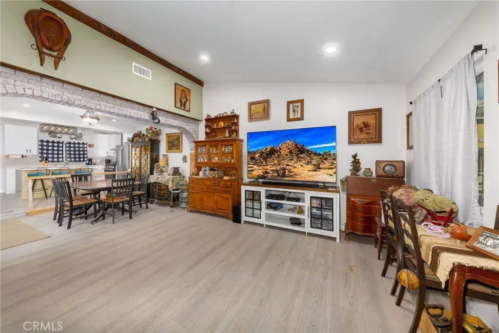 9701 Wheatland Avenue, Sunland