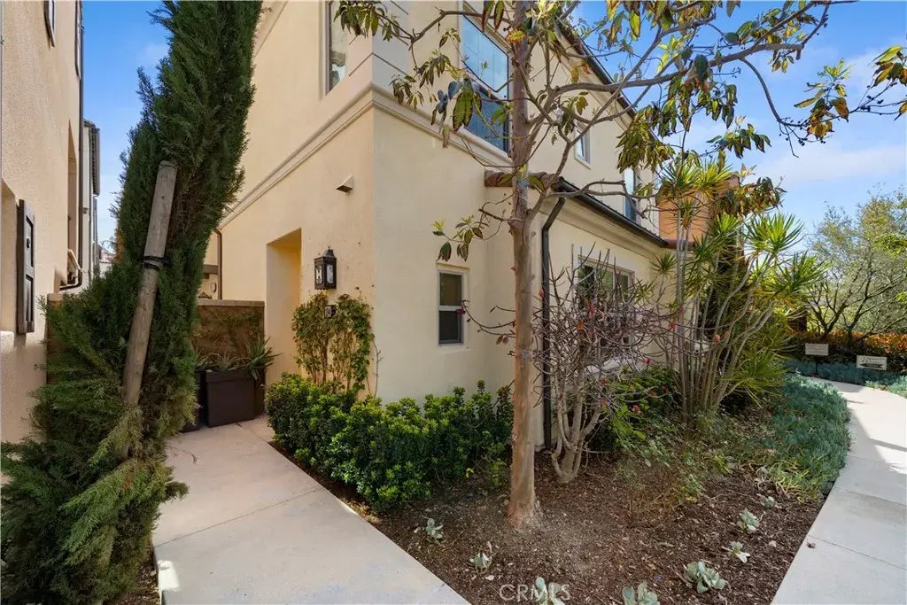 104 Milky Way, Irvine