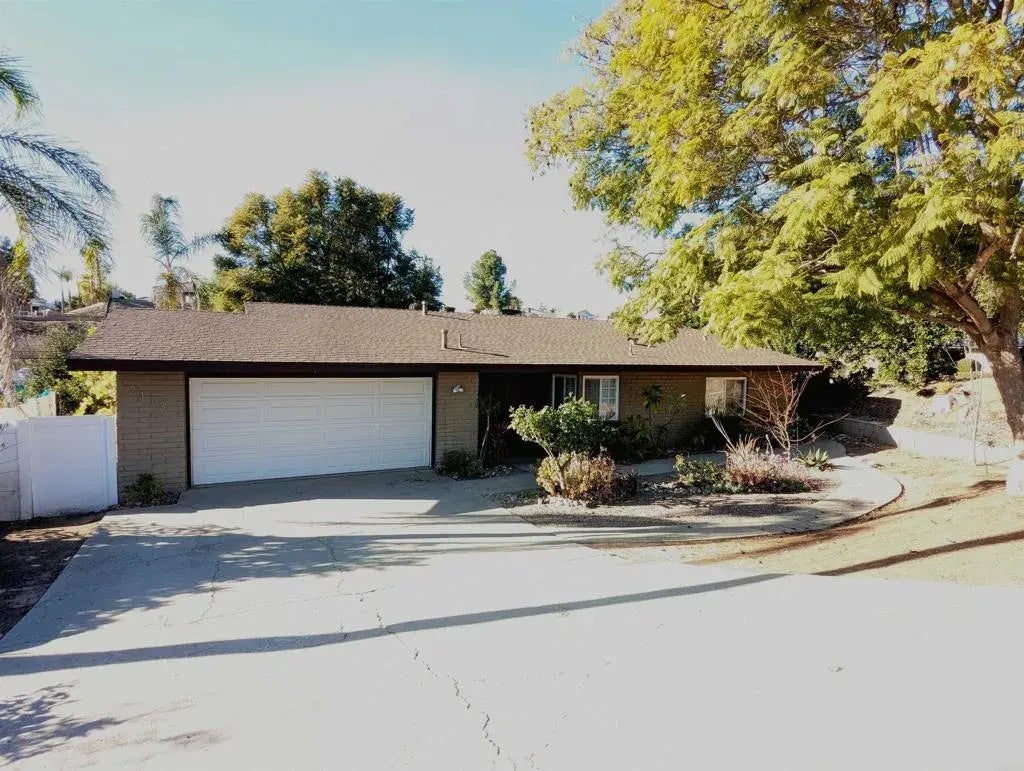 2113 Weeping Willow Way, Fallbrook