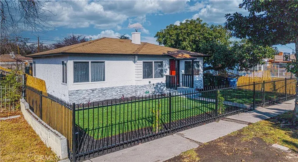 1253 E 104th Street, Los Angeles