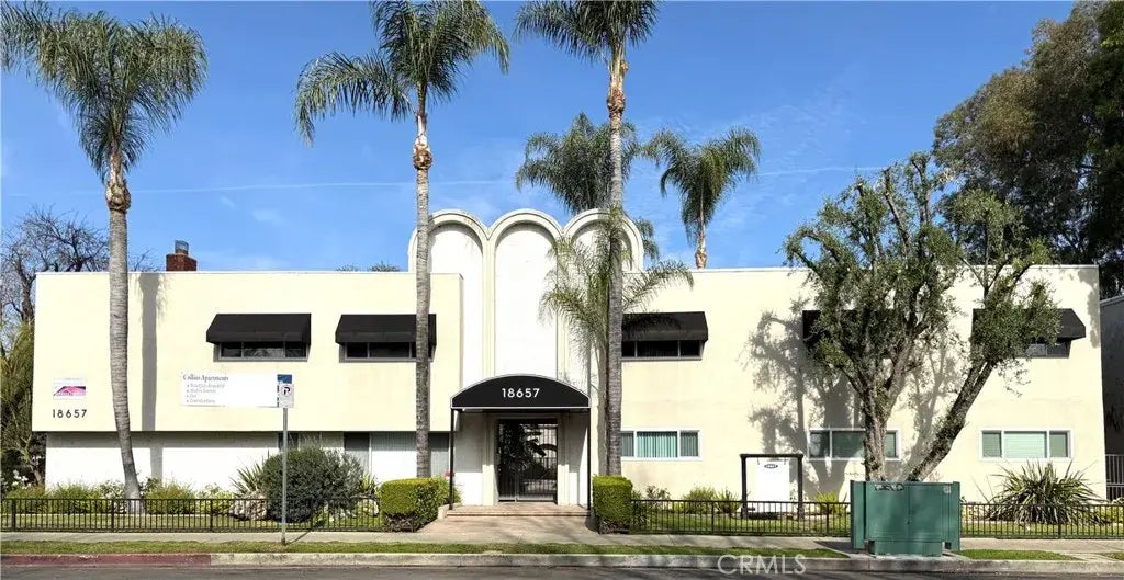 18657 Collins Street 21, Tarzana