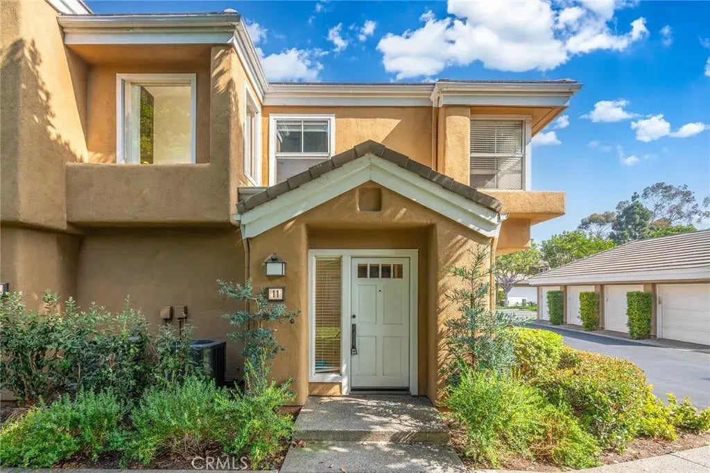 11 Vassar Aisle 38, Irvine