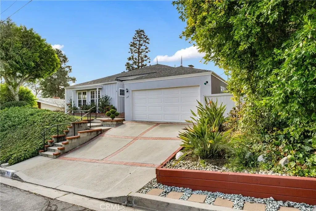 707 Luring Drive, Glendale
